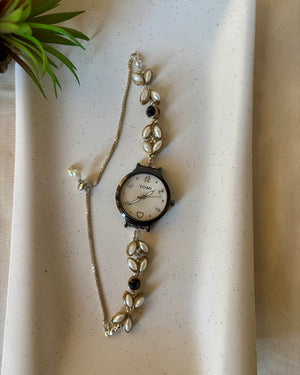 🤍 Classic Pearl & Black Elegance Bracelet Watch